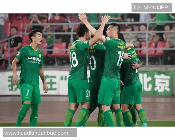 北京中赫国安迎战华夏队全力争胜展现球队实力与斗志 北京中赫国安迎战华夏队全力争胜展现球队实力与斗志